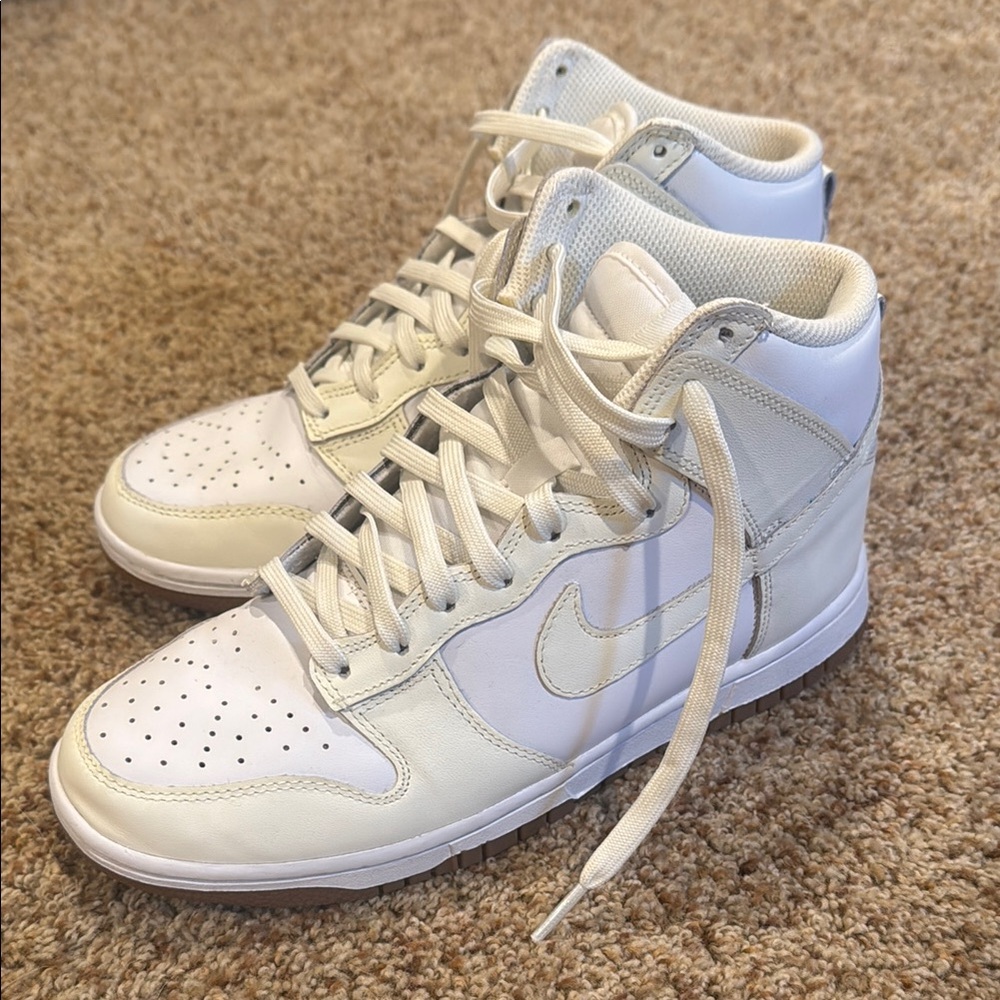Wmns Dunk High 'Sail Gum'